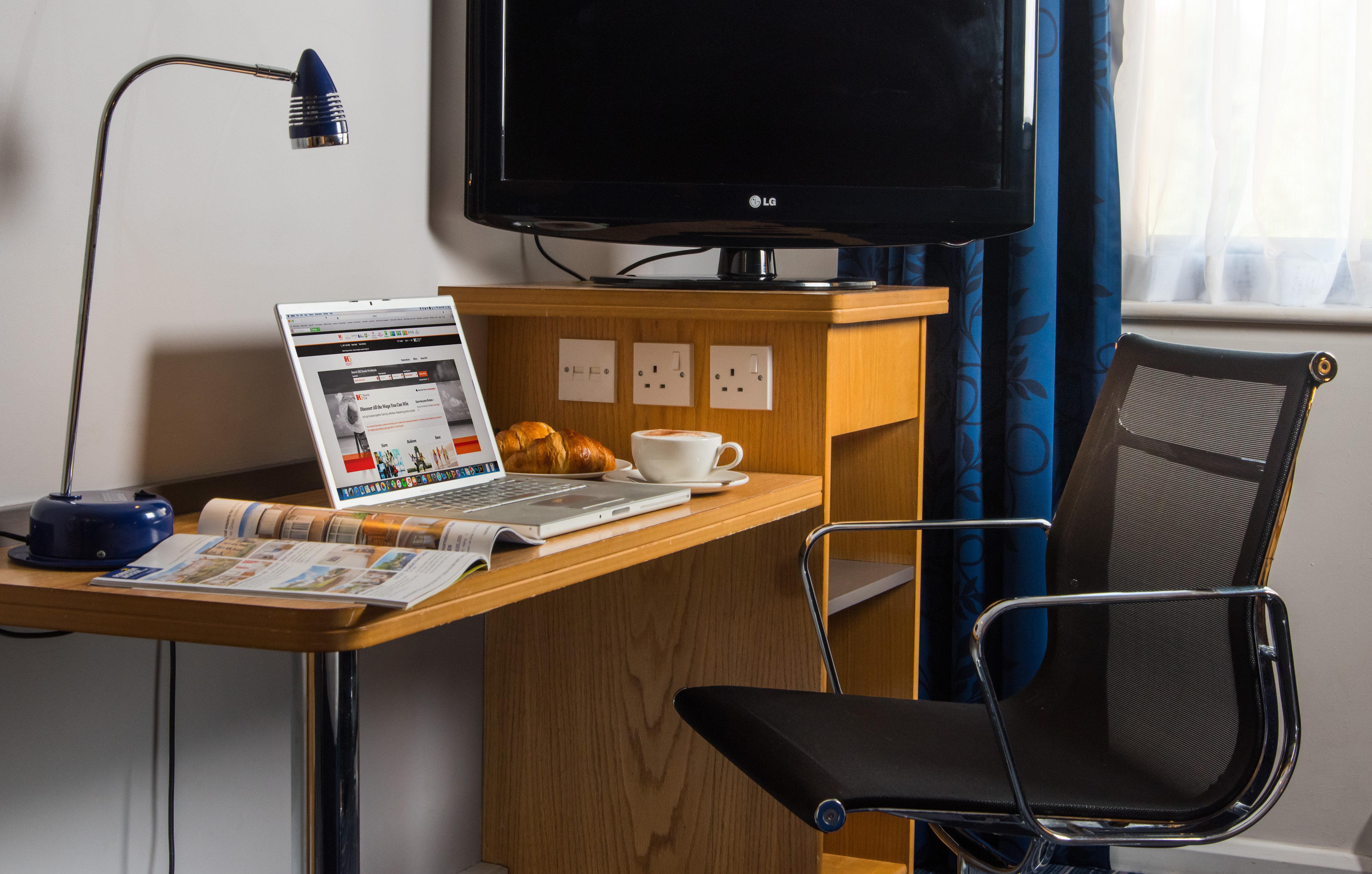 Holiday Inn Express Northampton - South By Ihg Bagian luar foto