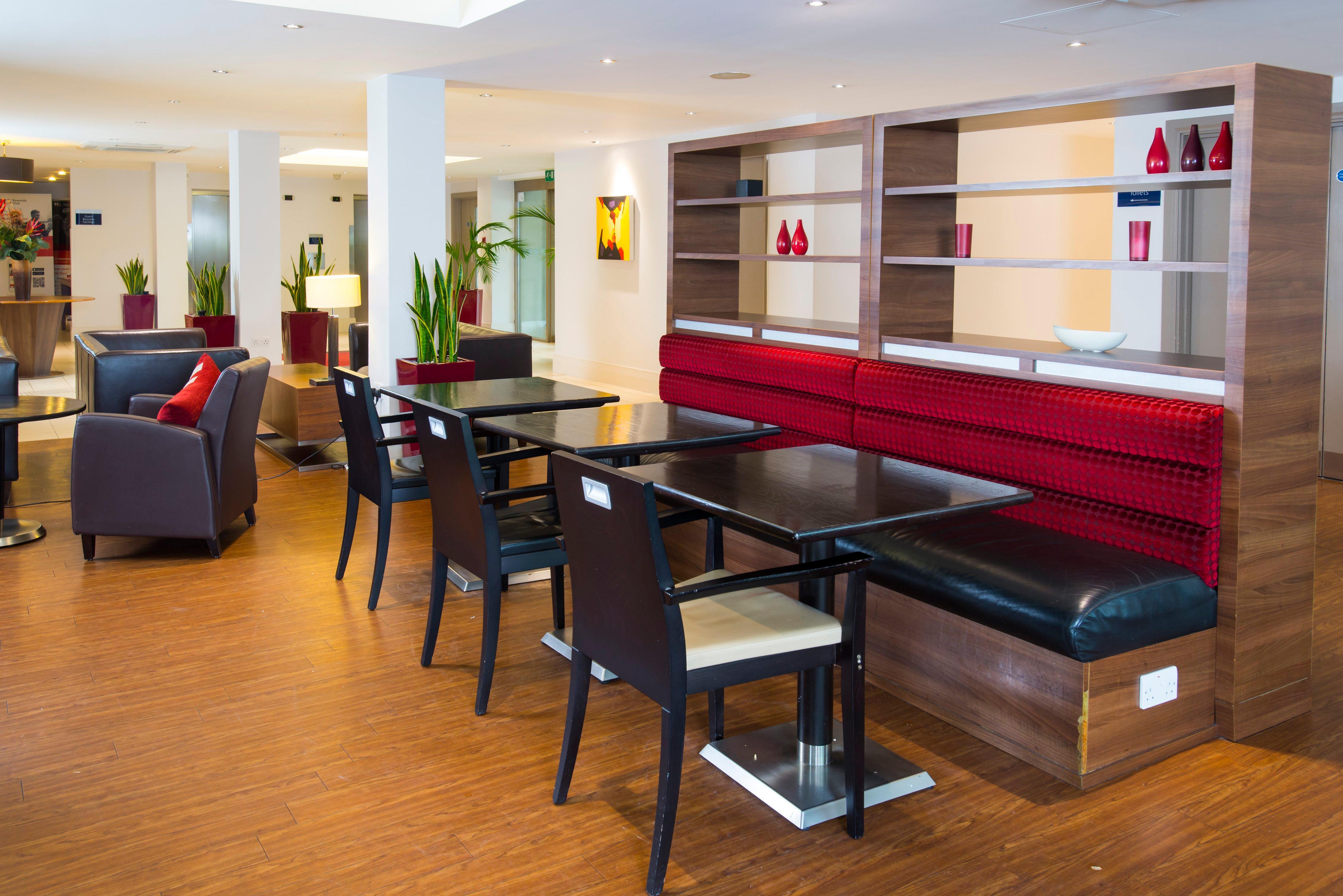 Holiday Inn Express Northampton - South By Ihg Bagian luar foto