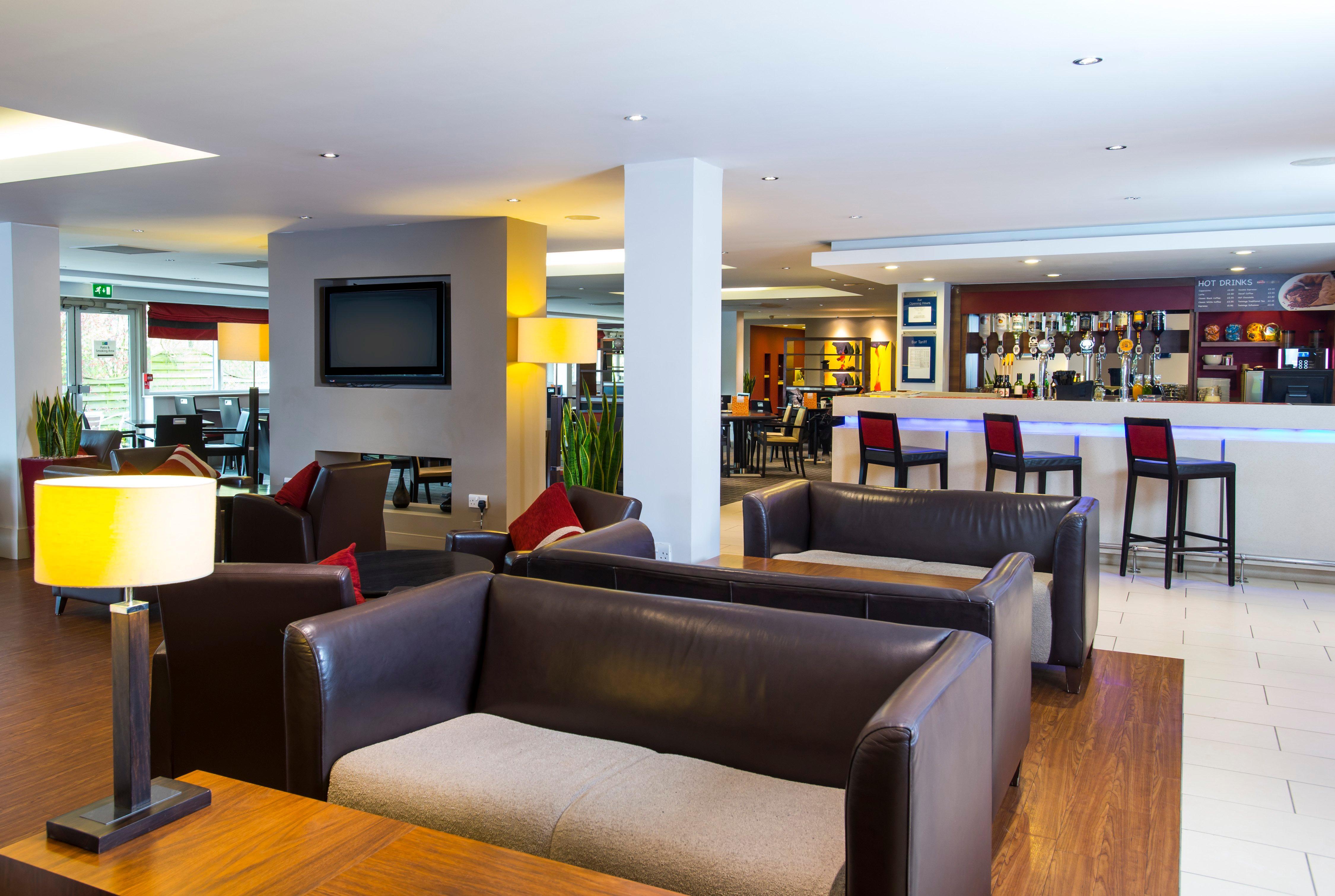 Holiday Inn Express Northampton - South By Ihg Bagian luar foto