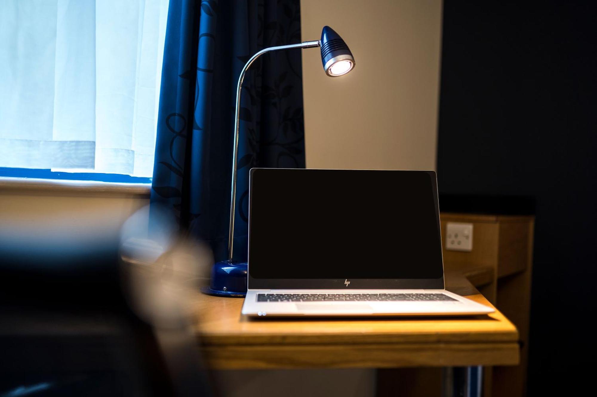 Holiday Inn Express Northampton - South By Ihg Bagian luar foto